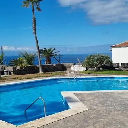 Oceanview Tamara With Pool شقة