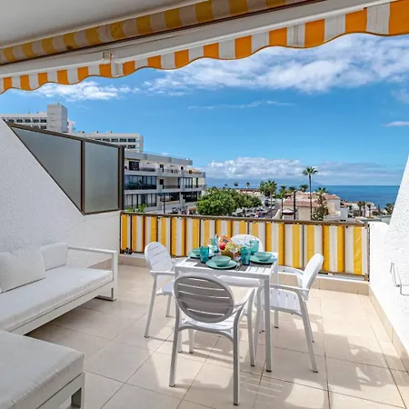 Oceanview Tamara With Pool 아파트