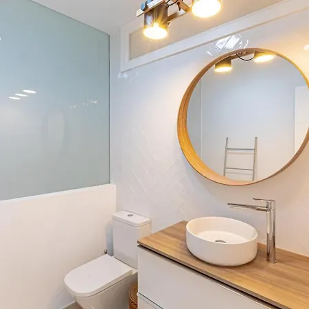 Oceanview Tamara With Pool 아파트 아칸티라도