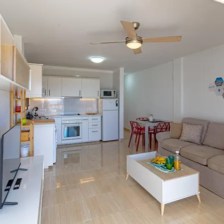 아파트 Oceanview Tamara With Pool