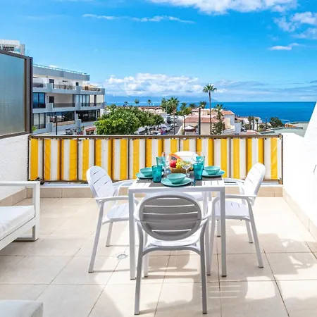 Oceanview Tamara With Pool 아파트 *