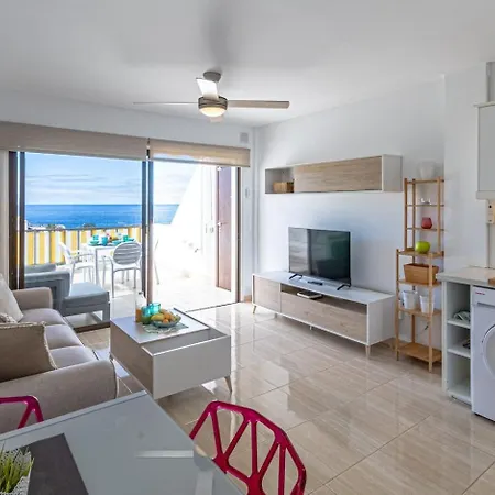 Oceanview Tamara With Pool 아파트 아칸티라도