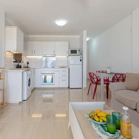 아파트 Oceanview Tamara With Pool